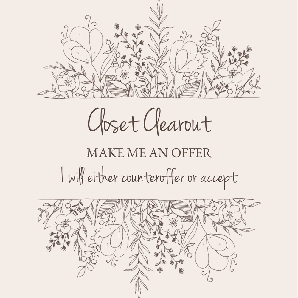 Closet Clearout! Make Me An Offer 🖤